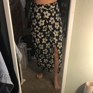 Super cute floral wrap maxi skirt!